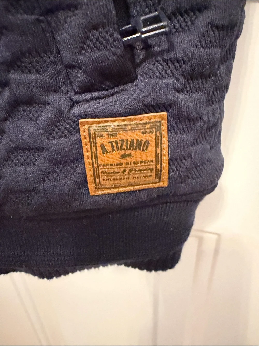 A Tiziano Men’s Bruce Quilted Knit Bomber Size M